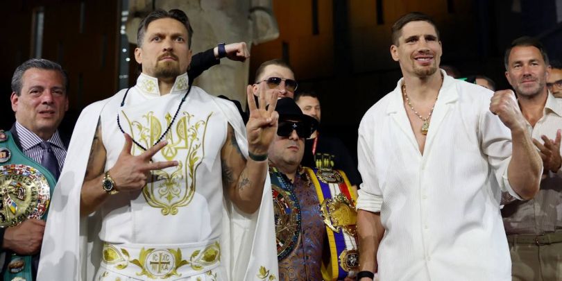 Олександр Усик з&rsquo;явився на битві поглядів в образах від Гасанової