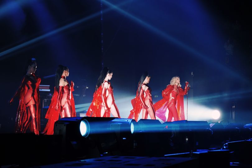 Світлана Лобода дає концерт