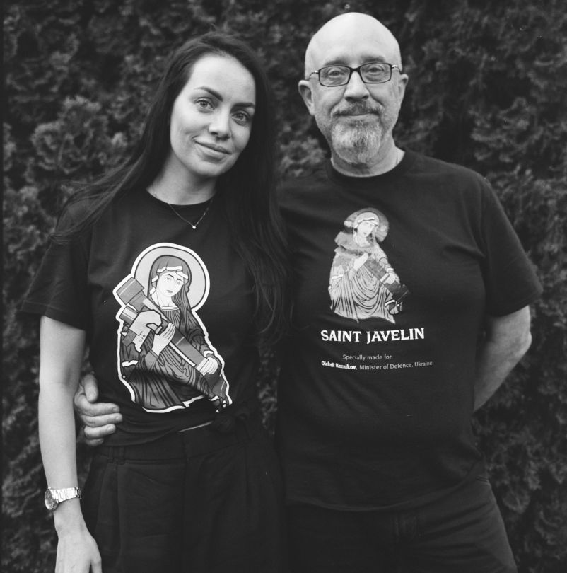 Міністр оборони України Олексій Резніков і його дружина Юлія Зорій у чорних футболках