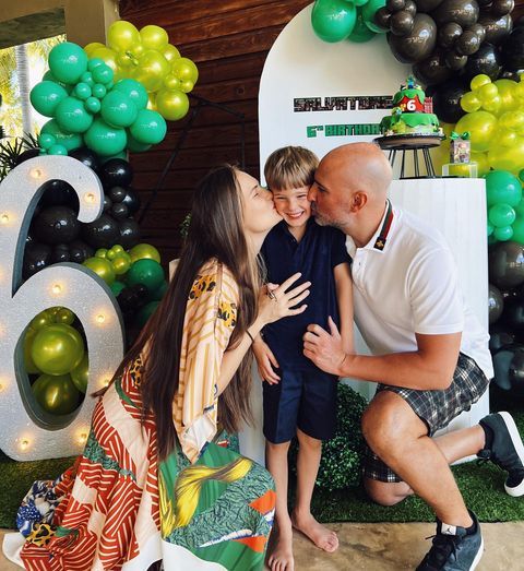 Алла Костромічова з чоловіком і сином