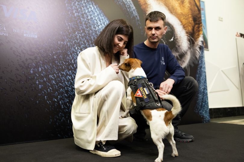 Сабіна Мусіна на премʼєрі фільму «Ми, наші улюбленці та війна»