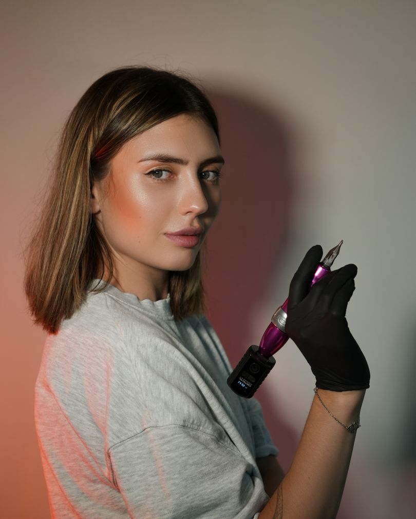 Аліна Міхалевич &mdash; майстриня, художниця, творчиня, яка перетворила тонколінійне тату на форму високого мистецтва