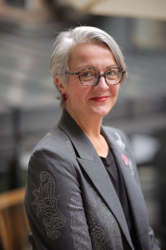 Тійна Медер