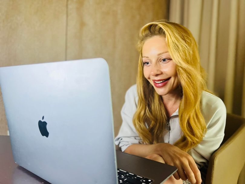 Тіна Кароль вдома без макіяжу