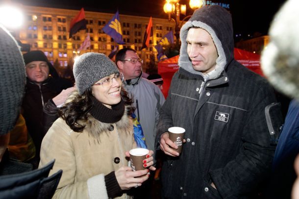 Віталій Кличко, його дружина Наталія Кличко на Майдані