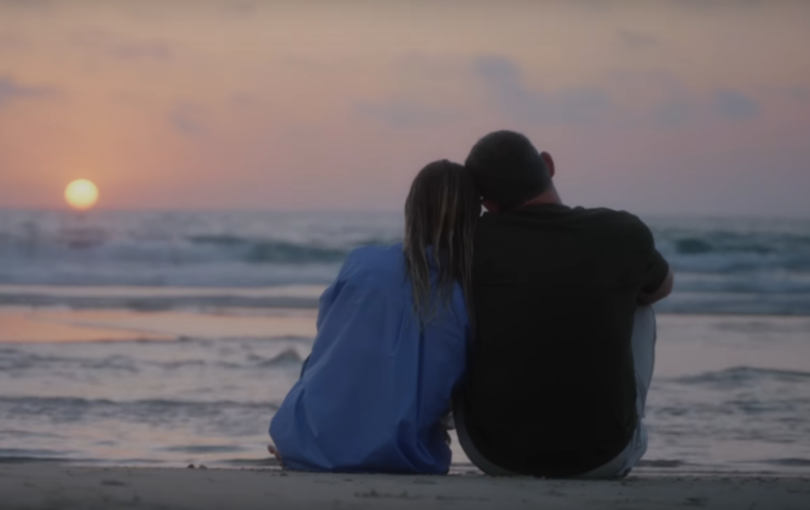 Співачка Кола з хлопцем