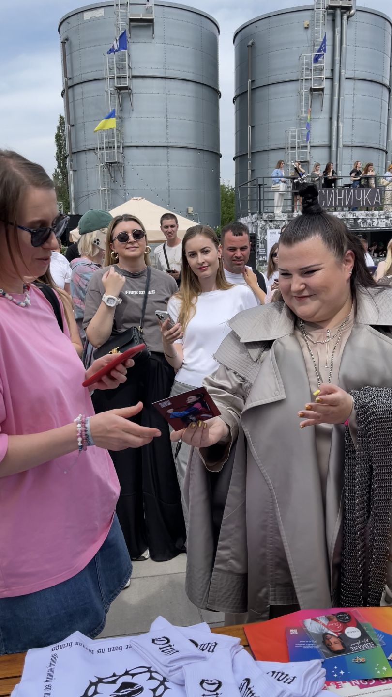 alyona alyona пришла на Кураж Базар в костюме, в котором выступала на Евровидении