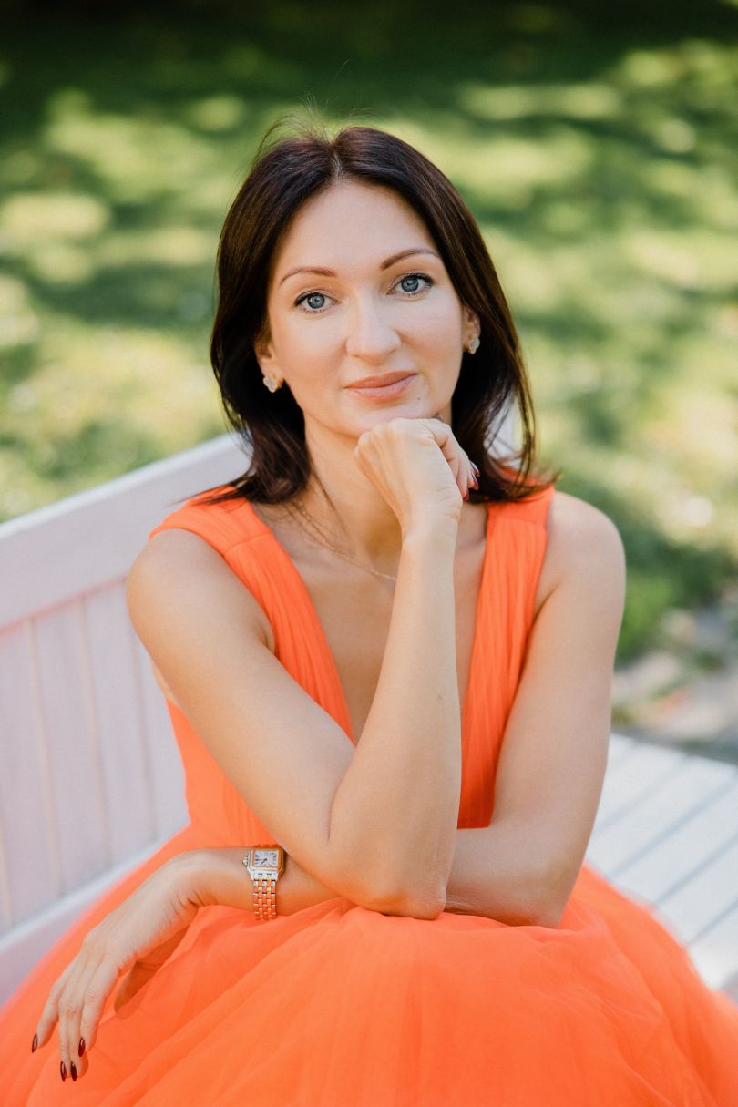 Олена Мельник