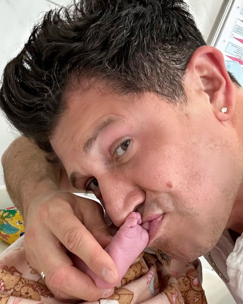 Андрій Джеджула і його третя дитина - донька Емілія