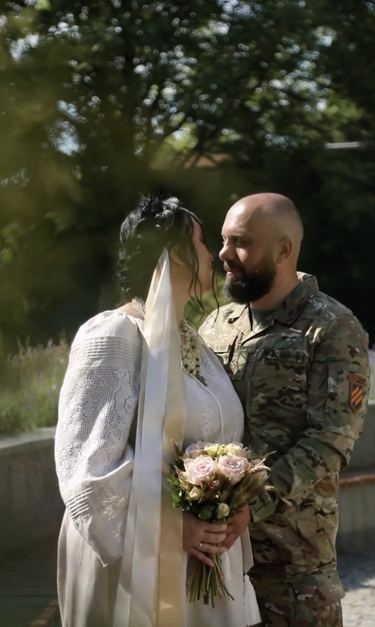 Вагітна Соломія Вітвіцька вийшла заміж і показала весільні фото