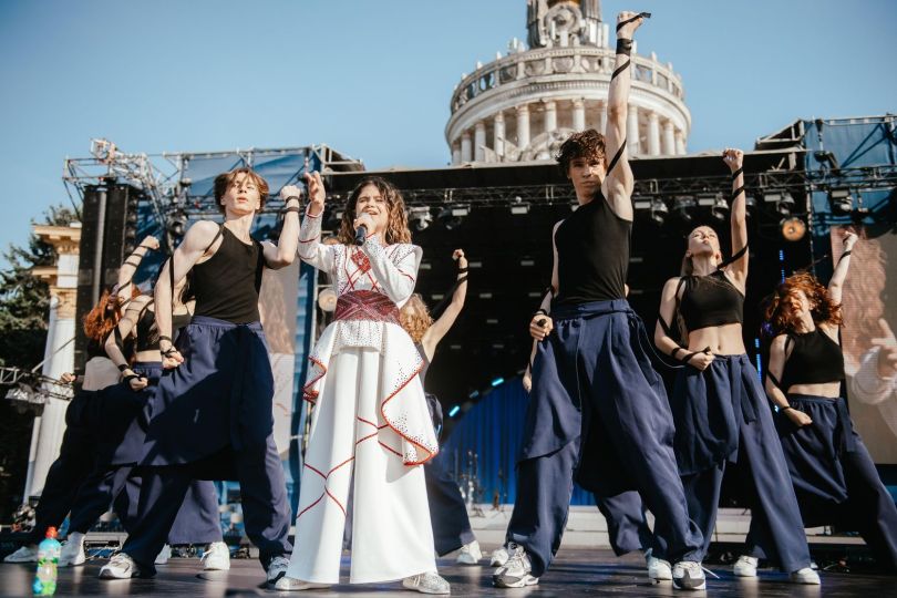 Глемпінг і фестивальна естетика на ВДНГ: старт Open Air Fest Макса Барських - Фото №6