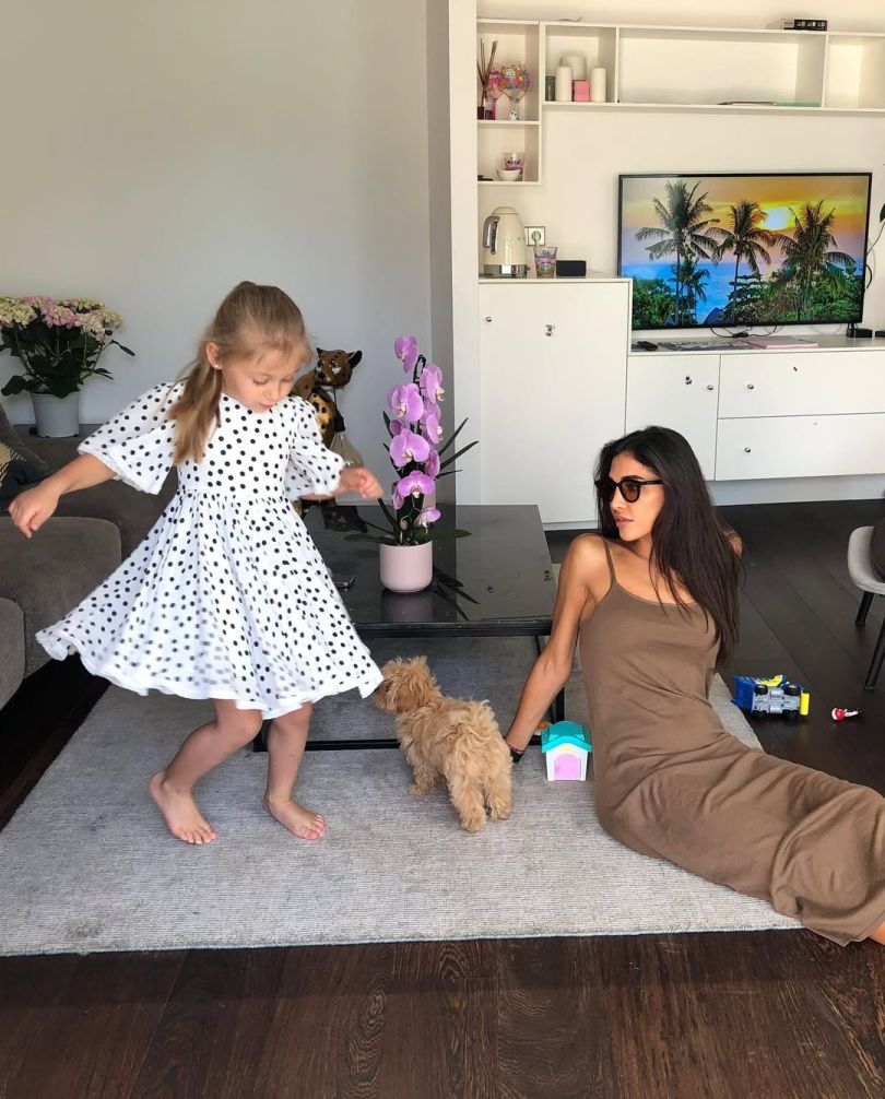 Санта Дімопулос і її дитина