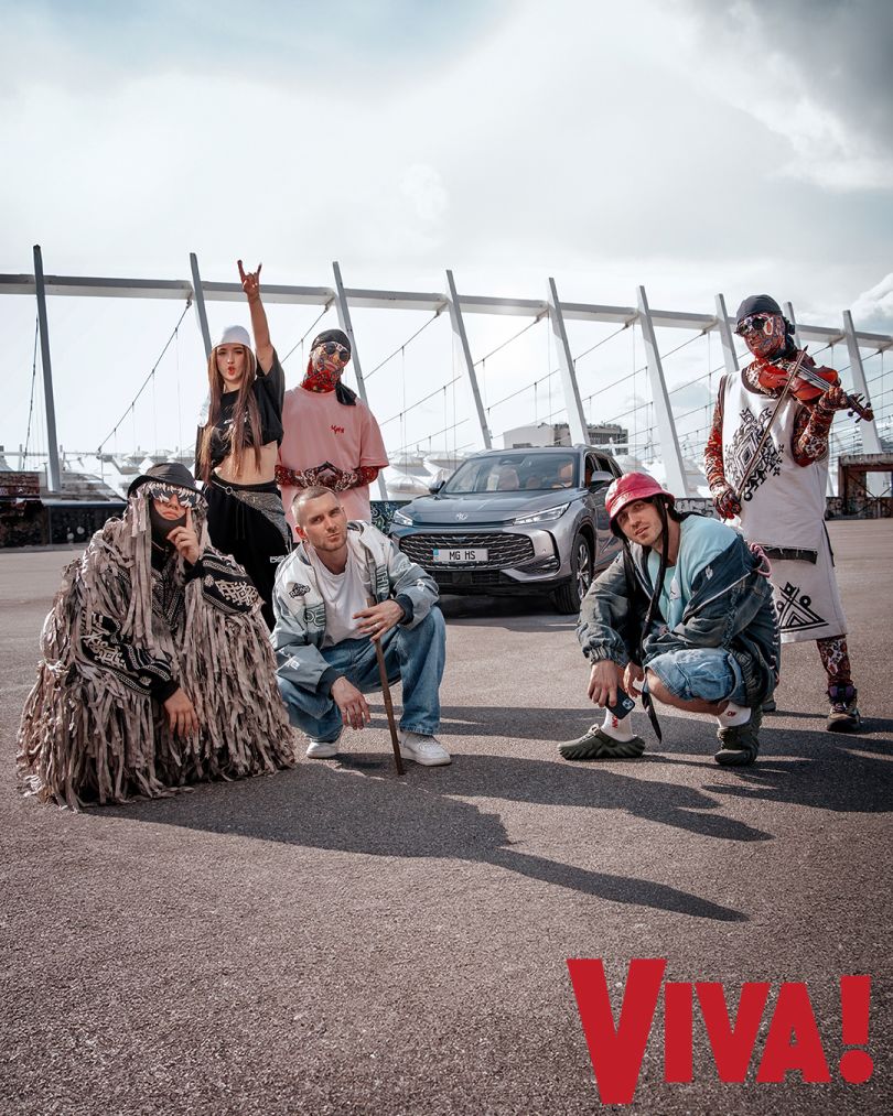 Учасники гурту Kalush Orchestra знялись у фотосесії для Viva! спільно з авто MG