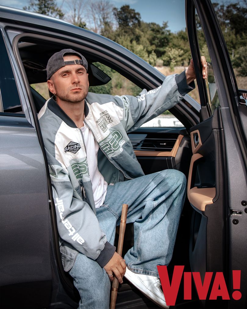 Учасники гурту Kalush Orchestra знялись у фотосесії для Viva! спільно з авто MG