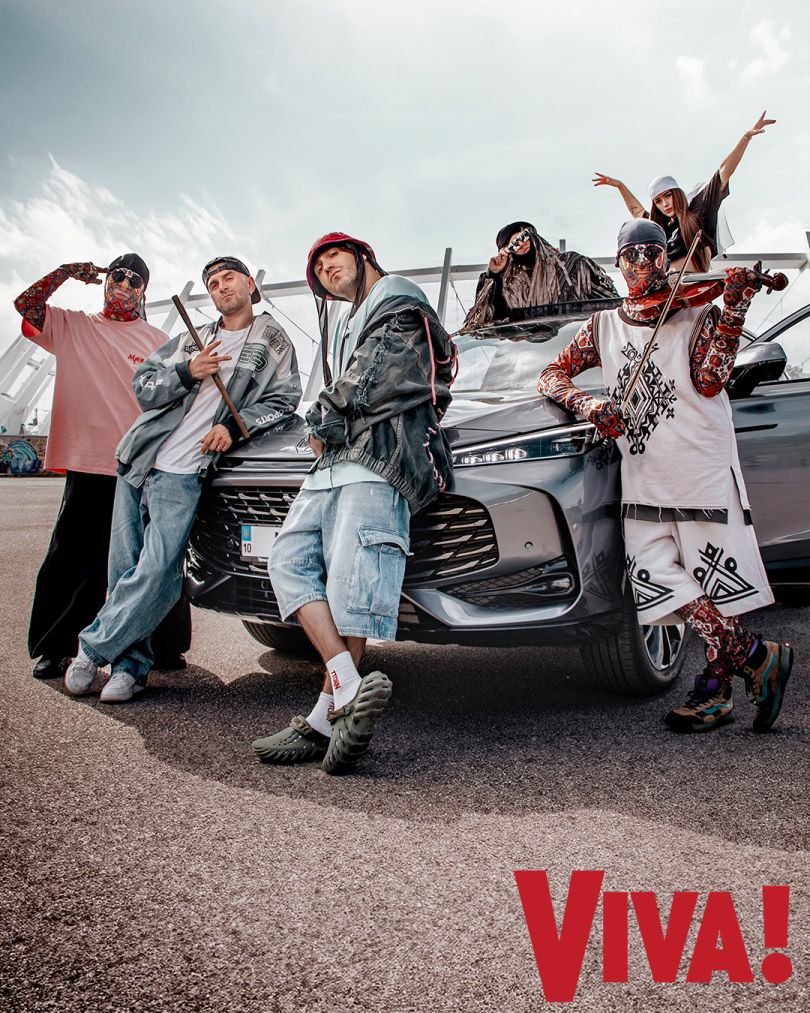Учасники гурту Kalush Orchestra знялись у фотосесії для Viva! спільно з авто MG