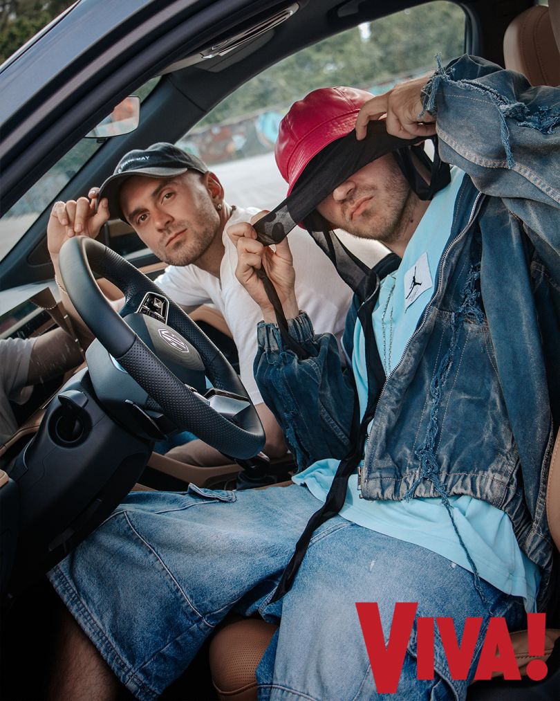 Учасники гурту Kalush Orchestra знялись у фотосесії для Viva! спільно з авто MG