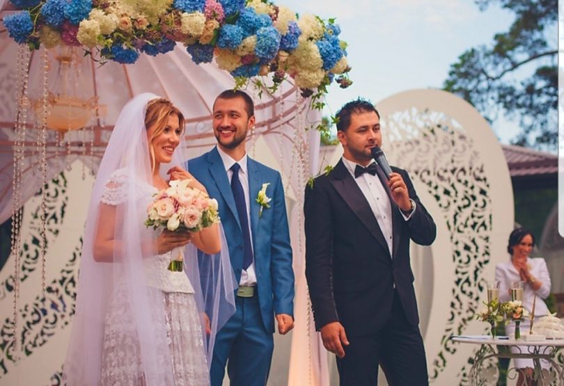 Тамерлан і Альона Омаргалієва на своєму весіллі