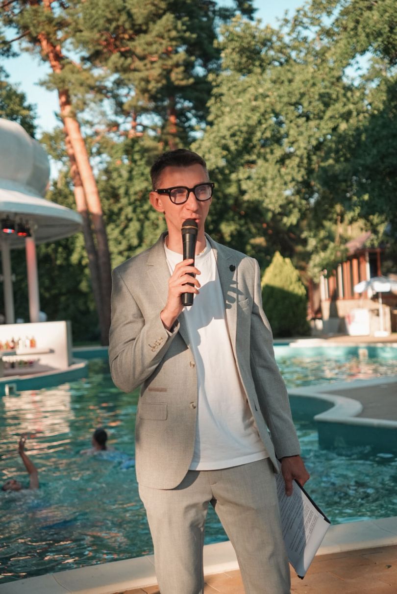 Phoenix Pool у Конча-Заспі відкрився вечіркою в стилі White Party