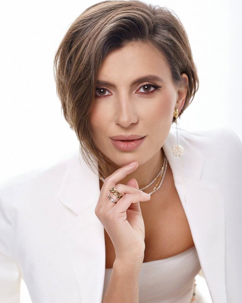 Олена Адамова