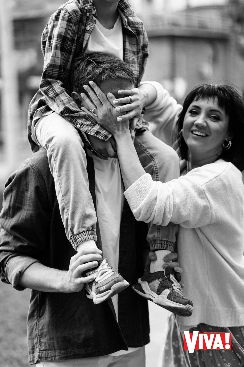 Оля Цибульська і її чоловік Сергій знялись у сімейній фотосесії для Viva!