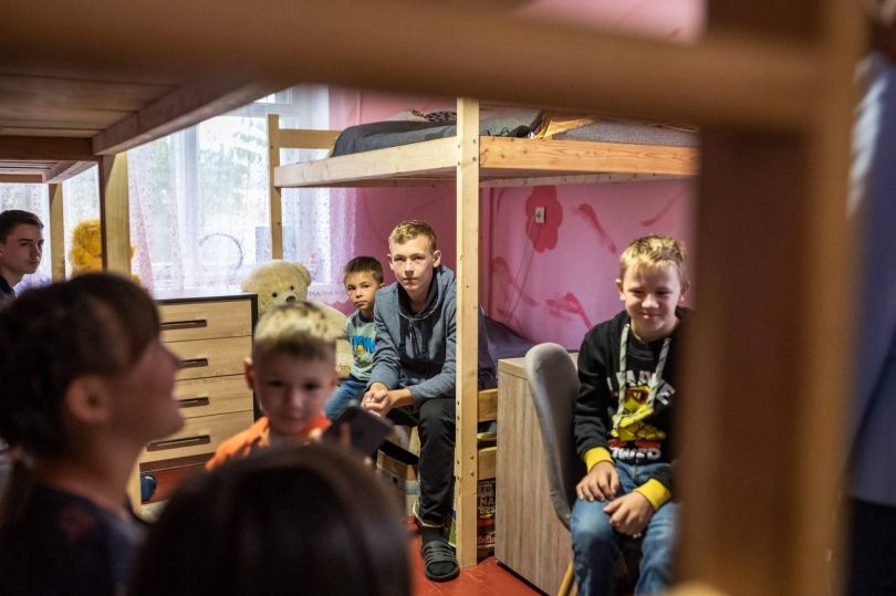 У свій день народження Катя Осадча оголосила збір на житло для родини, яка опікується 10 сиротами