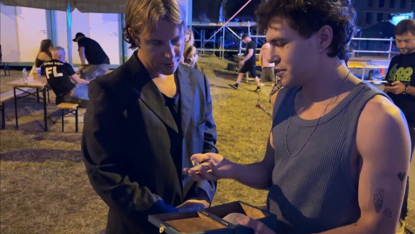 Том Оделл зустрівся з Enleo