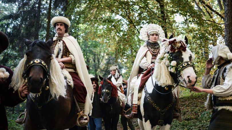 кадри з фільму Довбуш