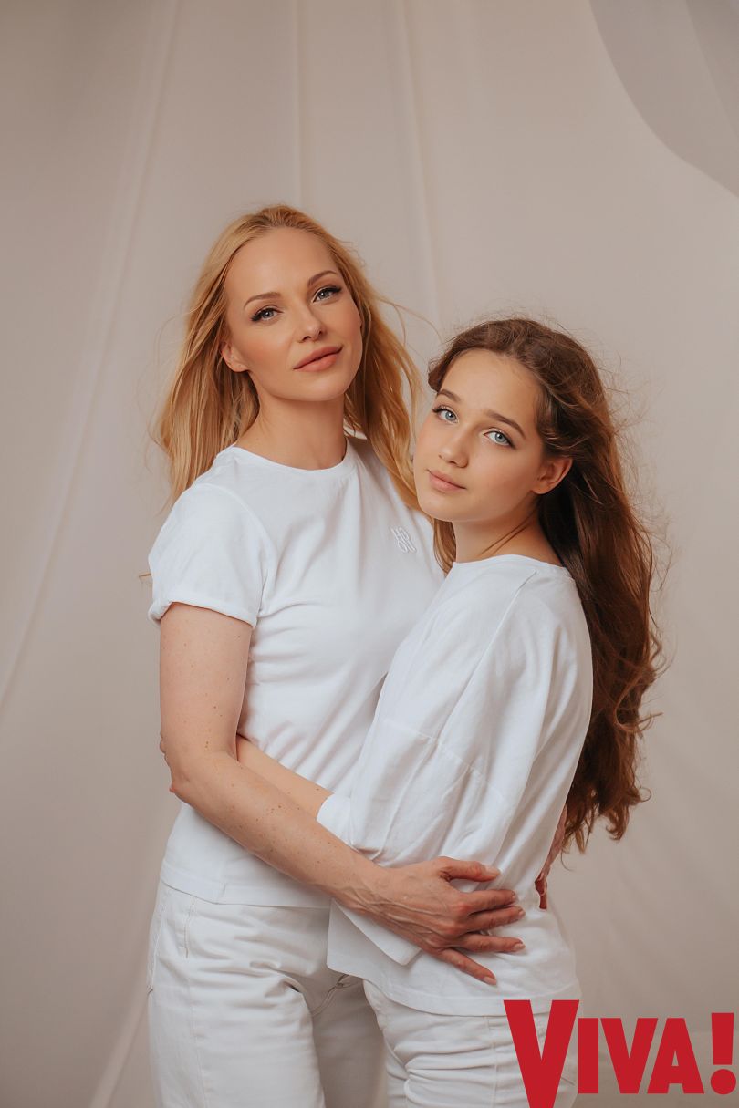 Даша Трегубова з донькою Поліною у фотосеії для журналу Viva!