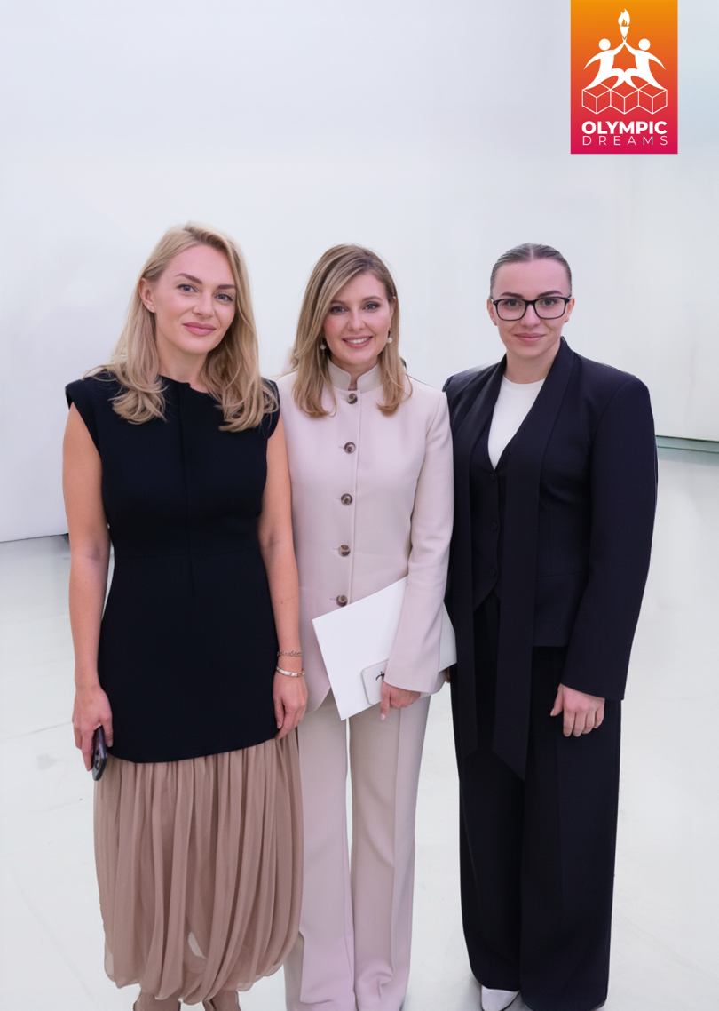 Олександра Новікова, Перша леді України Олена Зеленська, Олександра Старкова