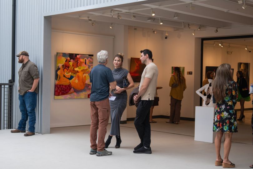 українська художниця Ілона Бобрицька, яка презентувала свою нову картину Scorching Sun