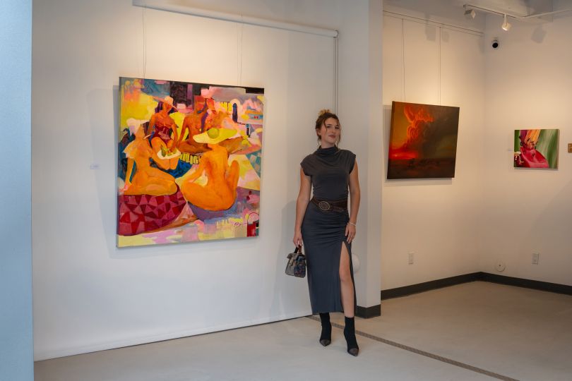 українська художниця Ілона Бобрицька, яка презентувала свою нову картину Scorching Sun