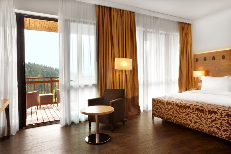 красивый отель с видом на Карпаты