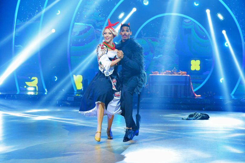 Оля Полякова і Макс Єжов