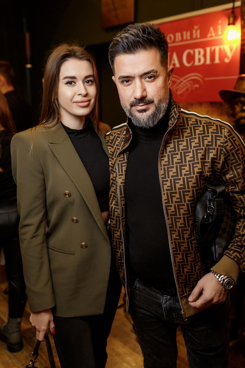 Ексчоловік Ані Лорак Мурат Налчаджіоглу з коханою