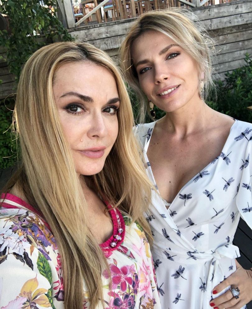 Ольга Сумська і її старша дочка Тоня Паперна