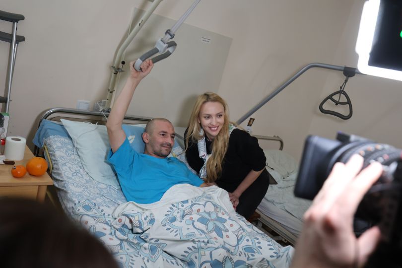 Полякова відвідала поранених військових ЗСУ