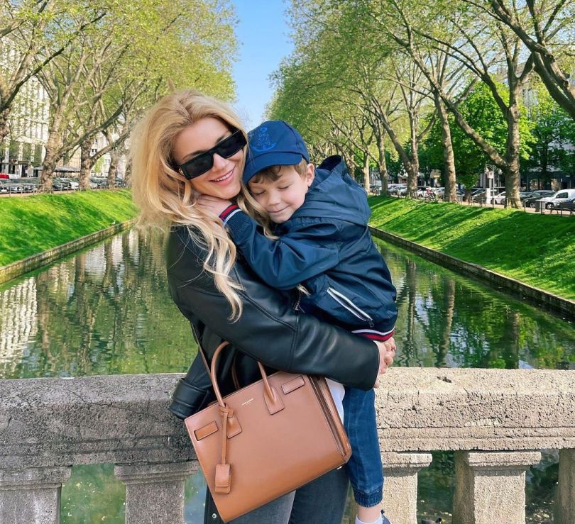 Міша Романова з сином