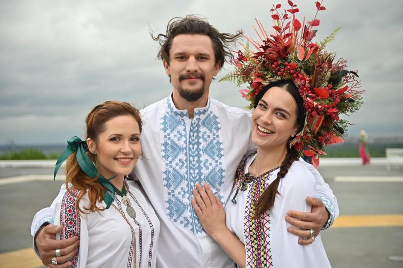 Слава Красовська з колегами по серіалу Кріпосна