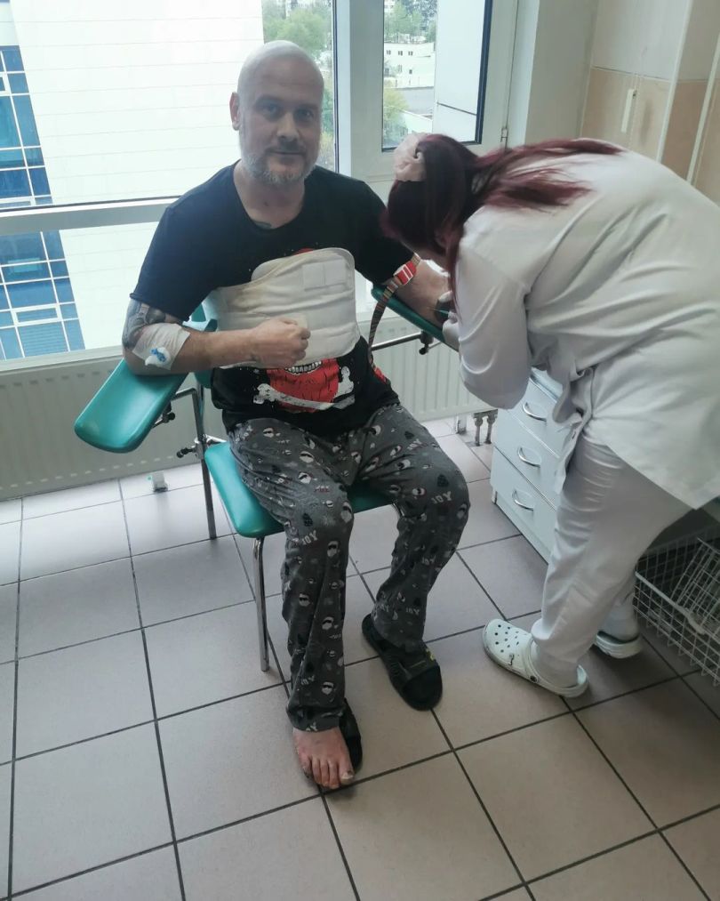 В'ячеслав Узелков на лікуванні