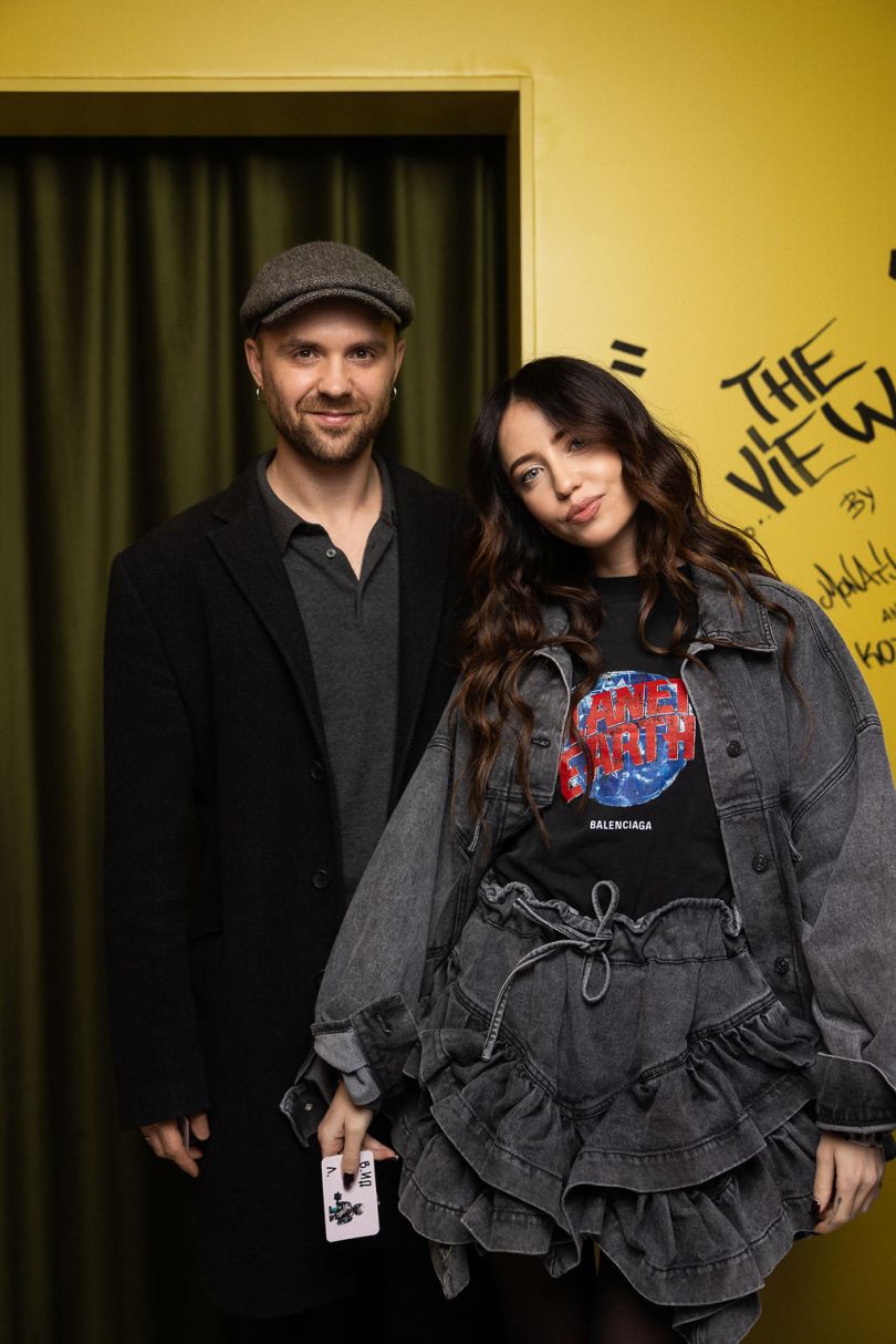 Надя Дорофєєва і Міша Кацурін на виставці Дмитра Монатіка