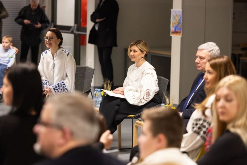 Під час офіційного візиту до столиці Словенії перша леді України Олена Зеленська вкотре вразила світ своїм вишуканим стилем