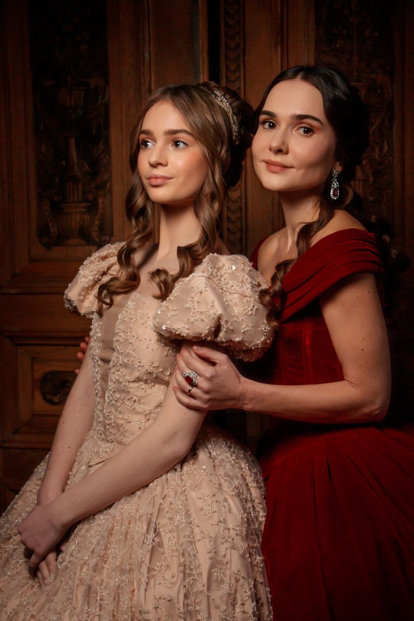 Олена і Зоя Лавренюк