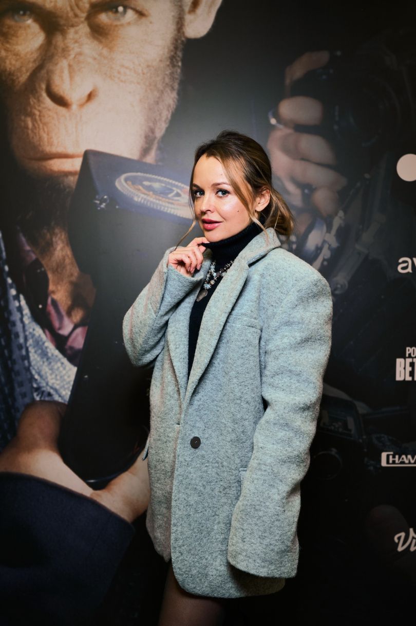 Ольга Атанасова на прем’єрі фільму «Роббі Вільямс: Better Man»