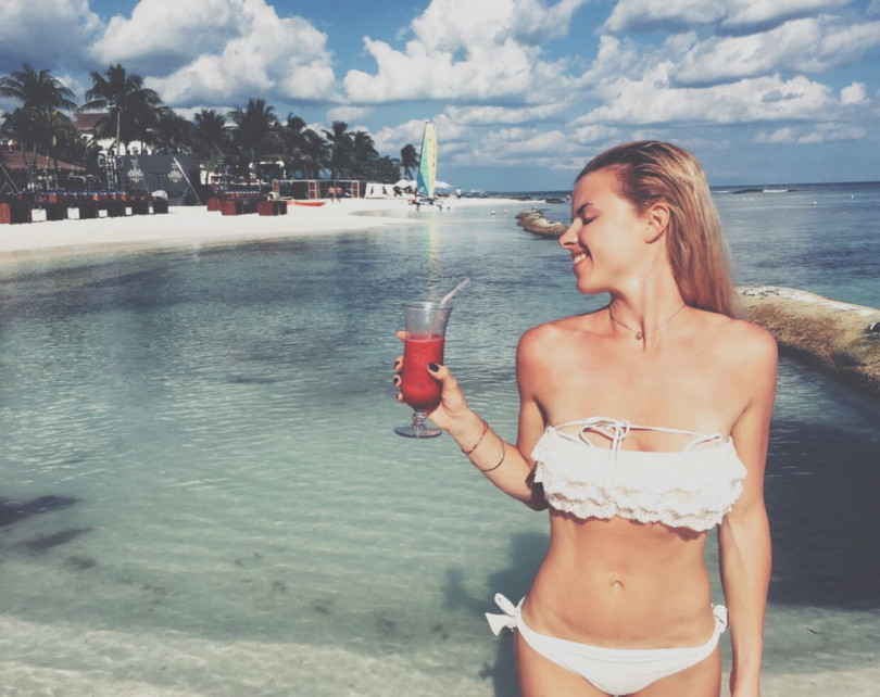 Сексуальные солистки группы A.R.M.I.A отдохнули в Мексике