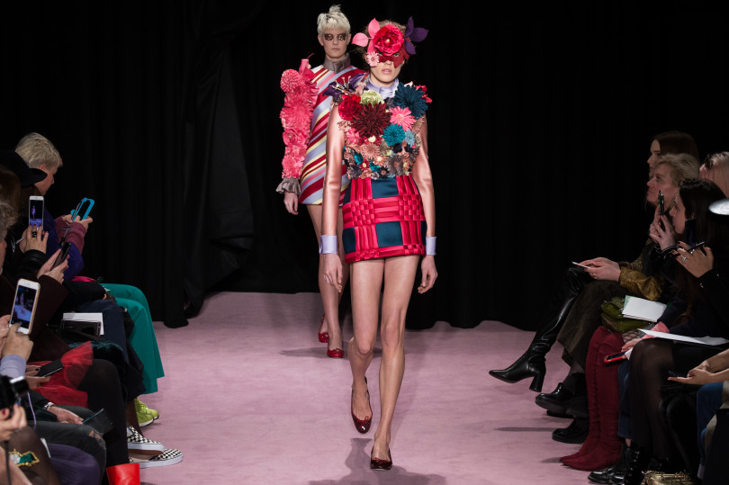 Viktor &amp; Rolf представили коллекцию, от которой невозможно отвести взгляд