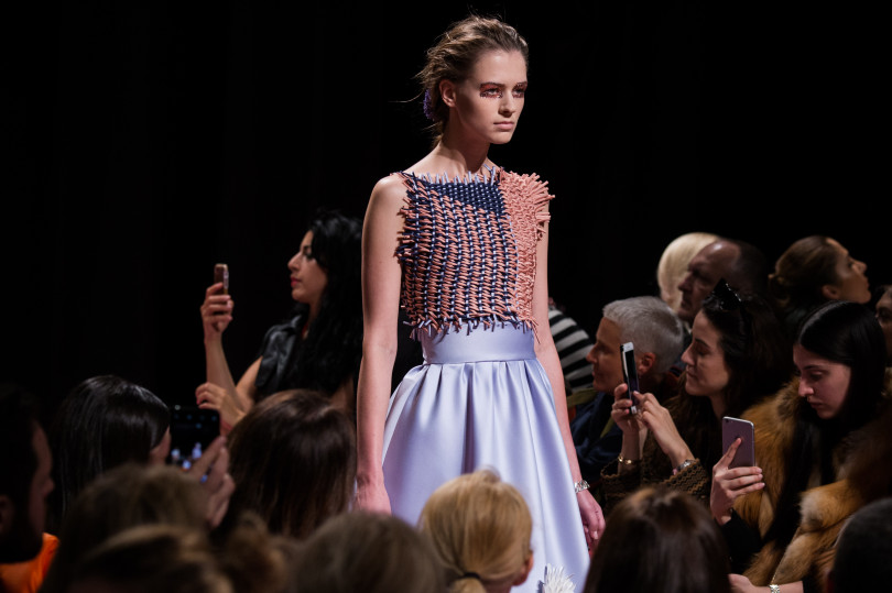 Viktor &amp; Rolf представили коллекцию, от которой невозможно отвести взгляд