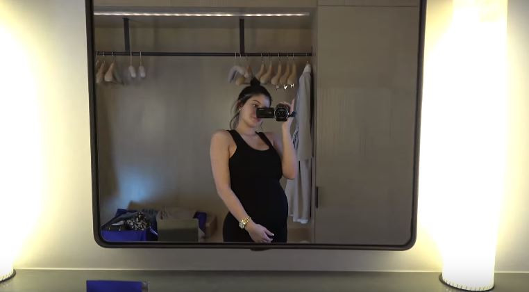 Это правда! 20-летняя Кайли Дженнер впервые стала мамой 