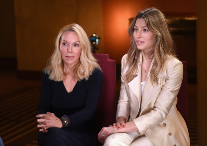 Джессика Бил