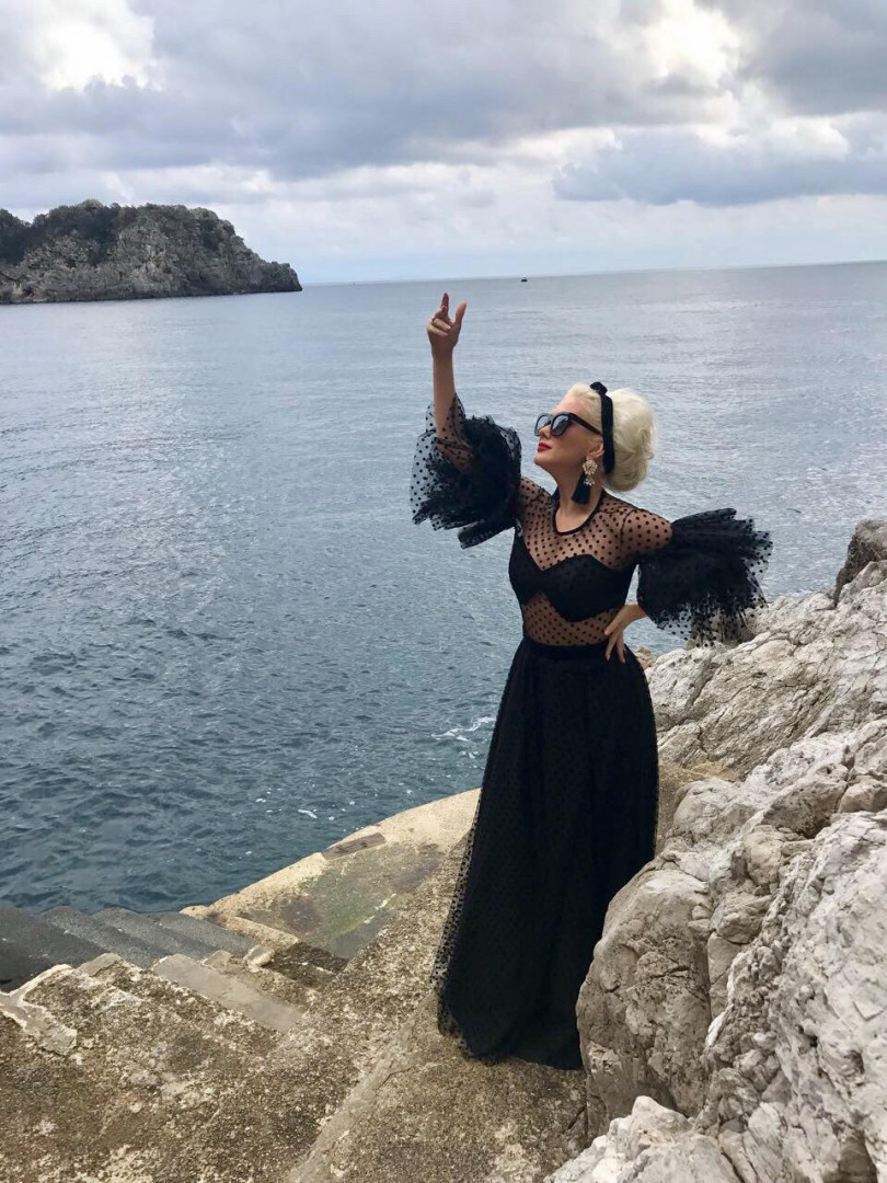 Катя Бужинская о новом клипе со страстным итальянцем: 