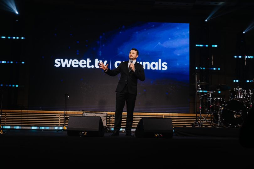 Ведучий події Женя Янович